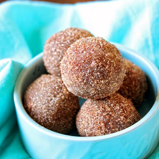 Healthy Cinnamon Sugar Donut Holes