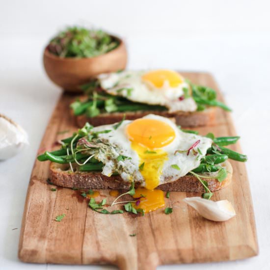 Garlic Green Bean Toast