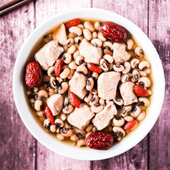 Chicken and Black Eyed Peas Soup