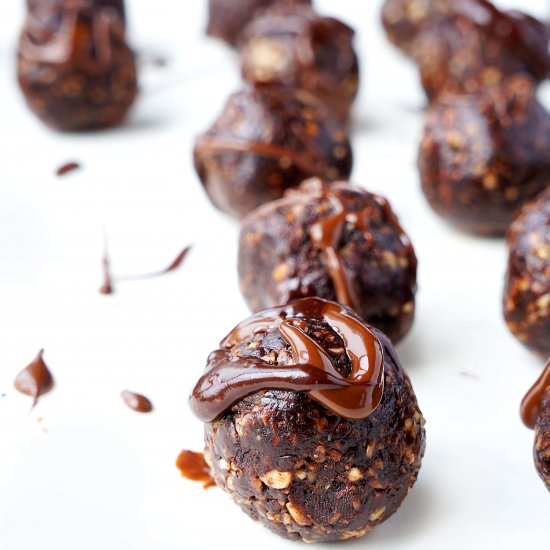 Double Chocolate Energy Bites