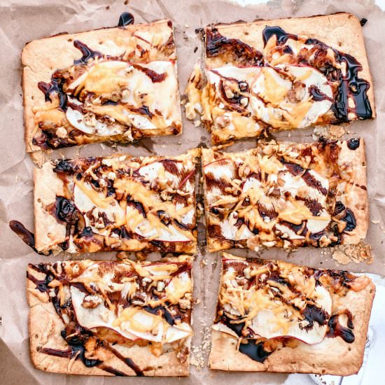 apple cheddar flatbread