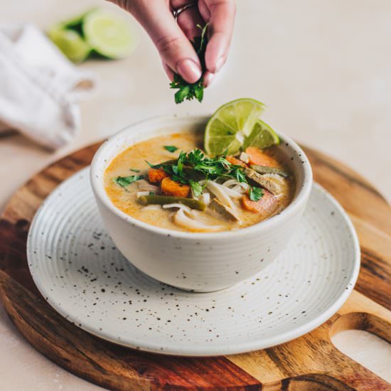 COCONUT THAI SOUP WITH RICE NOODLES