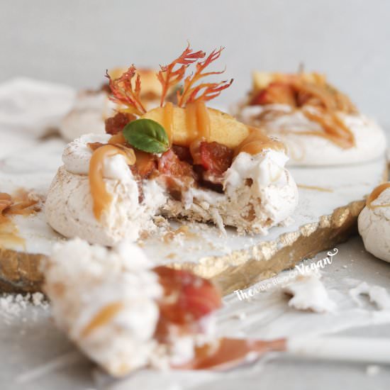 Caramel apple pavlolas
