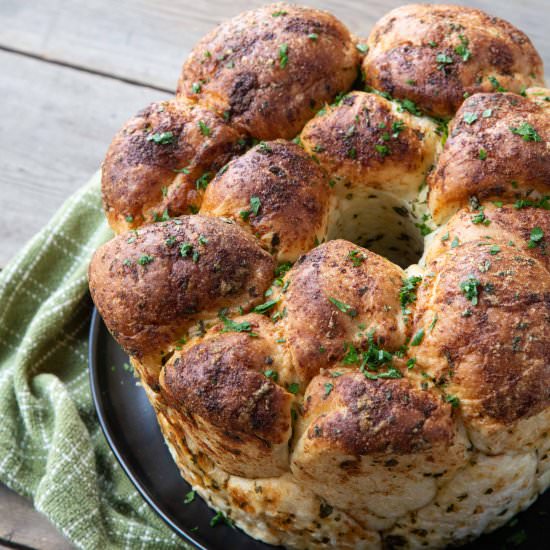 Pull-Apart Garlic Bread