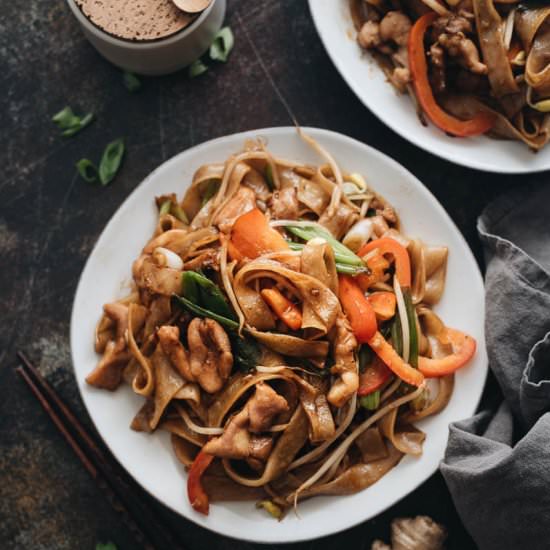 15-Minute Chicken Chow Fun