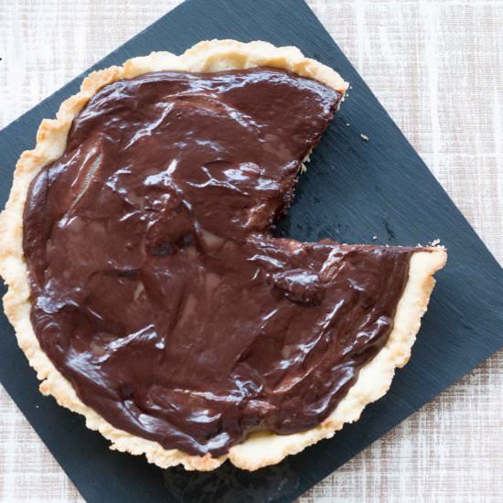 Cake with pears and chocolate