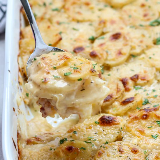 Cheesy Garlic Scalloped Potatoes