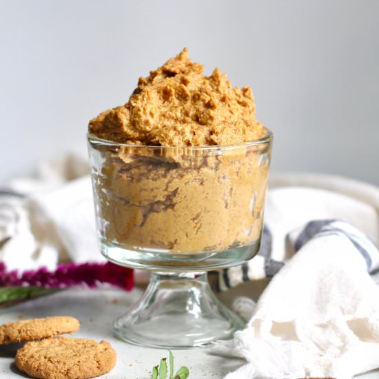Healthy Pumpkin Cheezecake Dip
