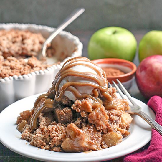 Paleo Vegan Caramel Apple Crisp