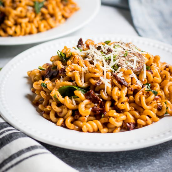 Spicy Sun-Dried Tomato Pasta
