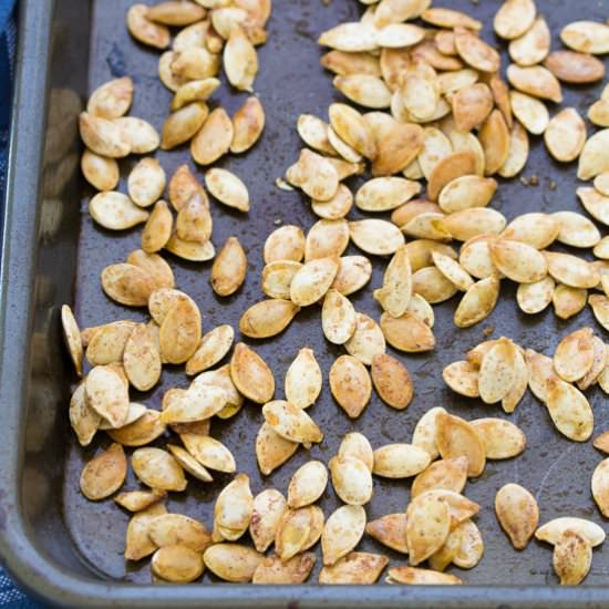 Crunchy Roasted Pumpkin Seeds