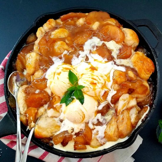 Salted Caramel Apple Pie Cobbler