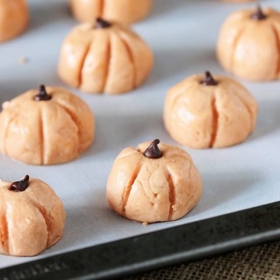 Easy Peanut Butter Pumpkins
