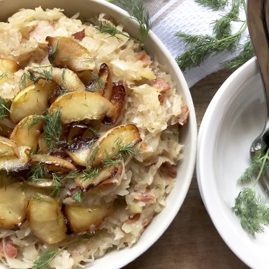 sauerkraut with bacon & apples
