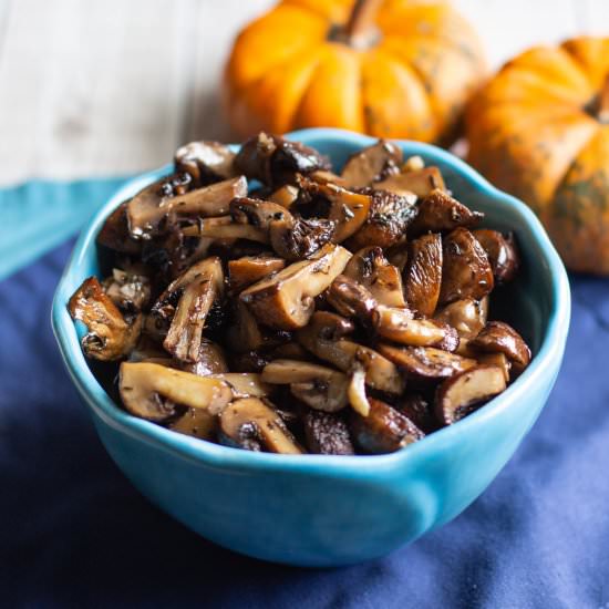 Garlic and Thyme Roasted Mushrooms