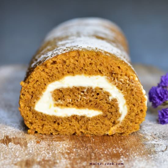 Pumpkin roll with cream cheese
