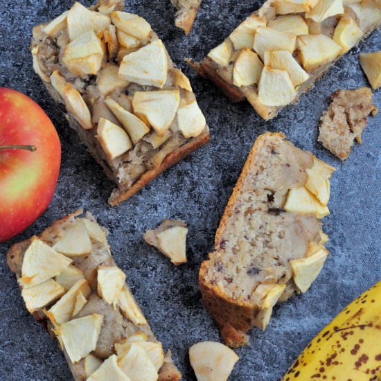 Banana bread with apples