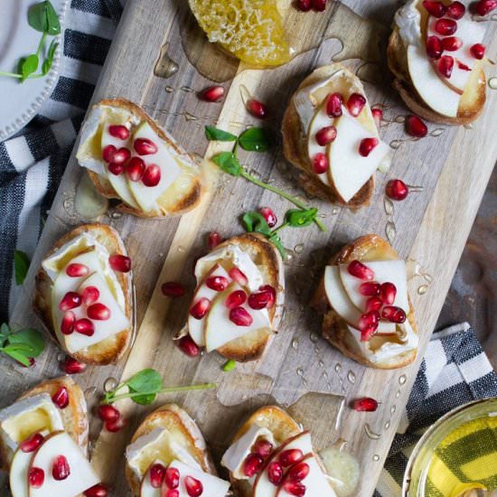 Apple Brie Crostini