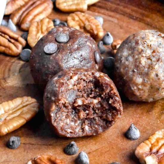Chocolate Pecan Pie Energy Bites