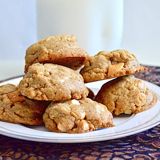 Salted Caramel Cashew Cookies