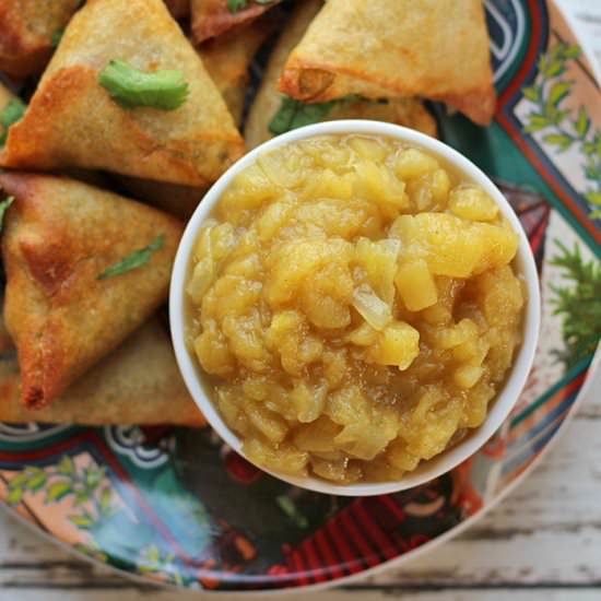 Apple chutney with ginger