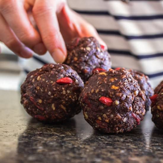 Hazelnut Cacao Goji Energy Balls