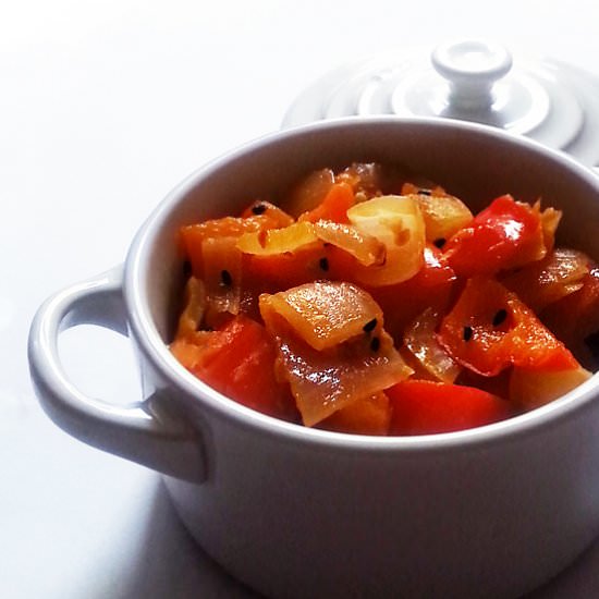 Red Bell Pepper Onion Curry
