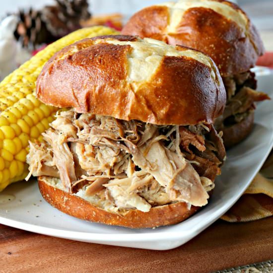 Slow Cooker Pulled Pork Sandwiches