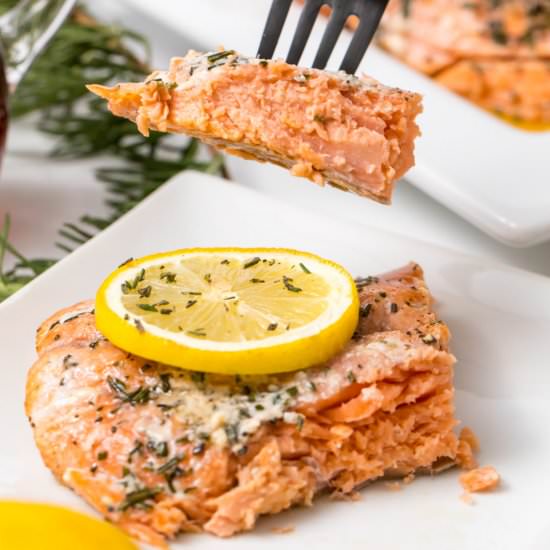 Grilled salmon with maple syrup