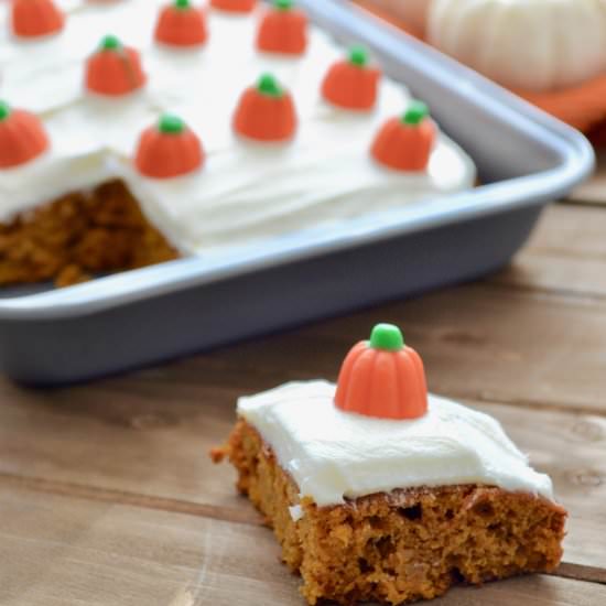 Pumpkin Spice Sheet Cake