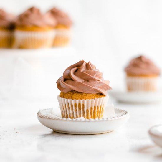Healthy Mini Pumpkin Cupcakes