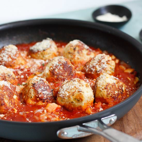 Mozz-stuffed chicken meatballs