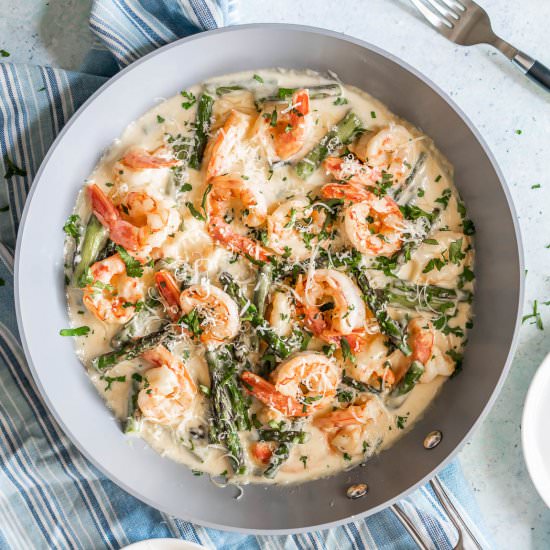Creamy Asparagus and Shrimp Alfredo
