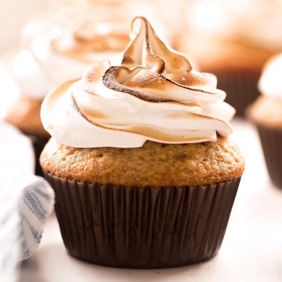 Chai Cupcakes w/ Meringue Frosting