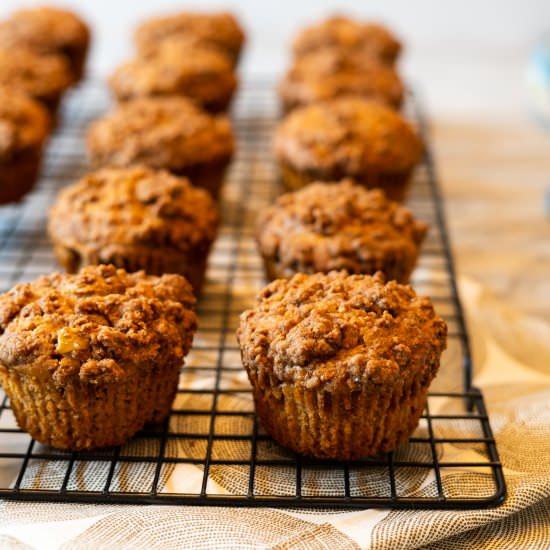 Spiced apple muffins w chai crumble