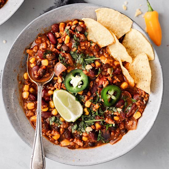 Hearty One Pot Vegan Chili