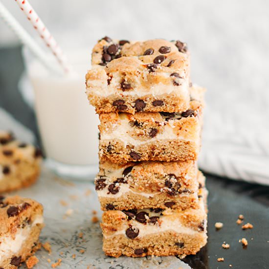 Cookie dough cheesecake bars