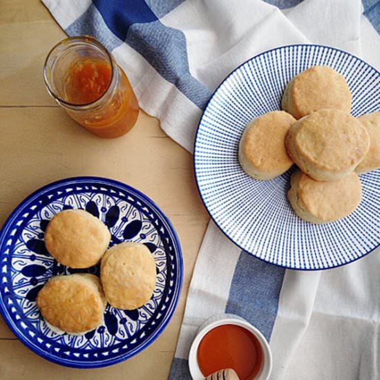 Βuttermilk biscuits