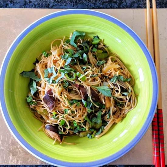 Thai noodles with cinnamon