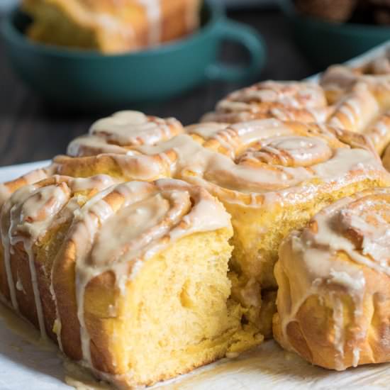 Vegan Pumpkin Cinnamon Rolls