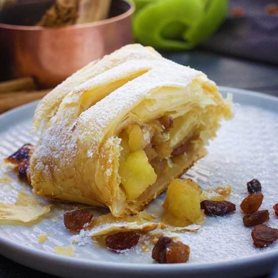 Vegan Apple Strudel