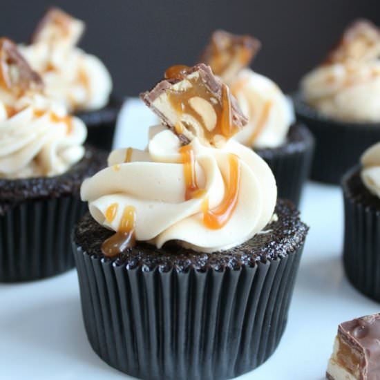 Snickers Cupcakes