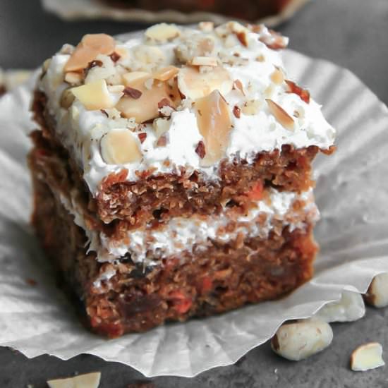 CARROT CAKE BARS WITH CREAM CHEESE