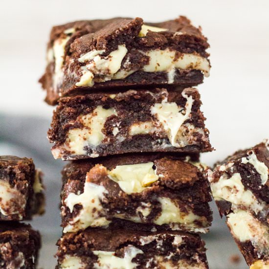 Fudge Stuffed Chocolate Cookie Bars