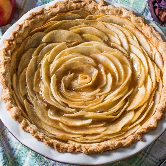 Salted Caramel Apple Rose Pie