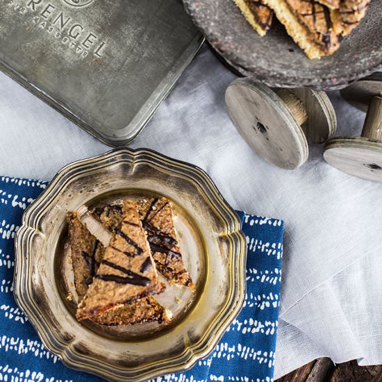 Bake nussecks with chocolate