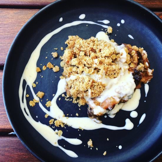 Rhubarb & apple crumble