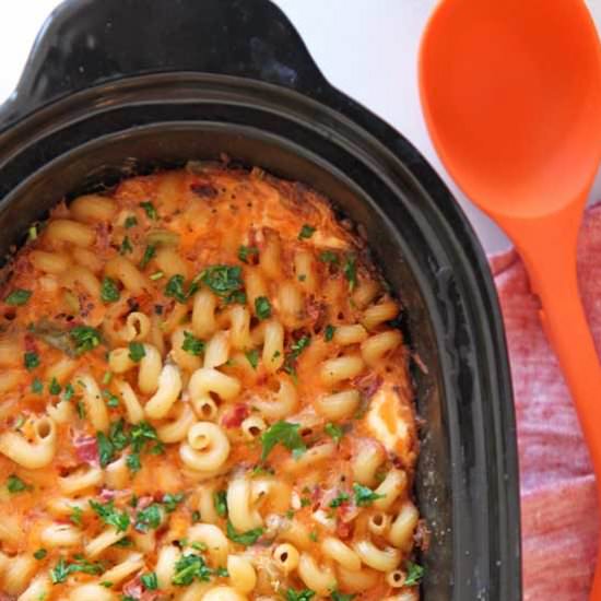 Slow Cooker Queso Mac and Cheese