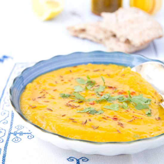Spicy red lentil and carrot soup