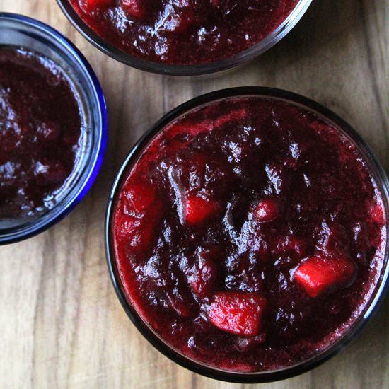 Homemade Cranberry Sauce with Apple